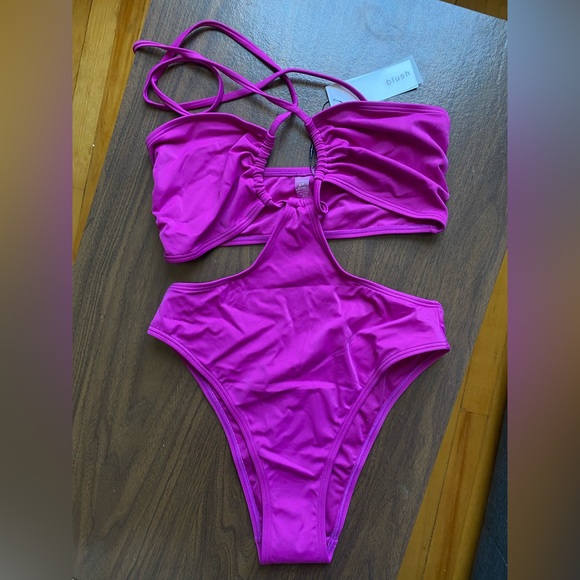 Blush onepiece (style bikini) - Picture 4 of 5